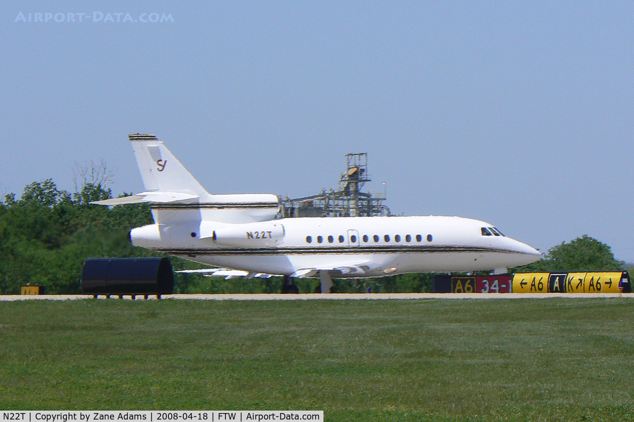 N22T, 1992 Dassault Falcon 900B C/N 119, Departing Meacham Field