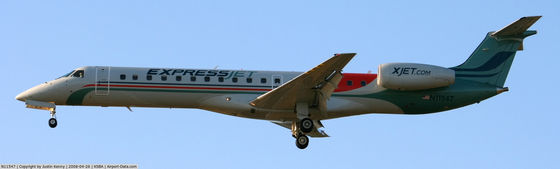 N11547, 2002 Embraer ERJ-145LR (EMB-145LR) C/N 145563, N11547 Landing on runway 25 at KSBA