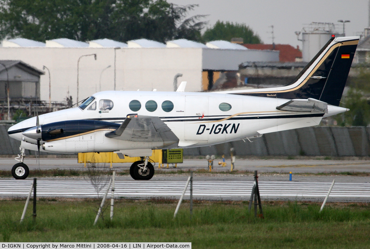 D-IGKN, 1984 Beech C90A King Air C/N LJ-1077, Departing from Milano Linate