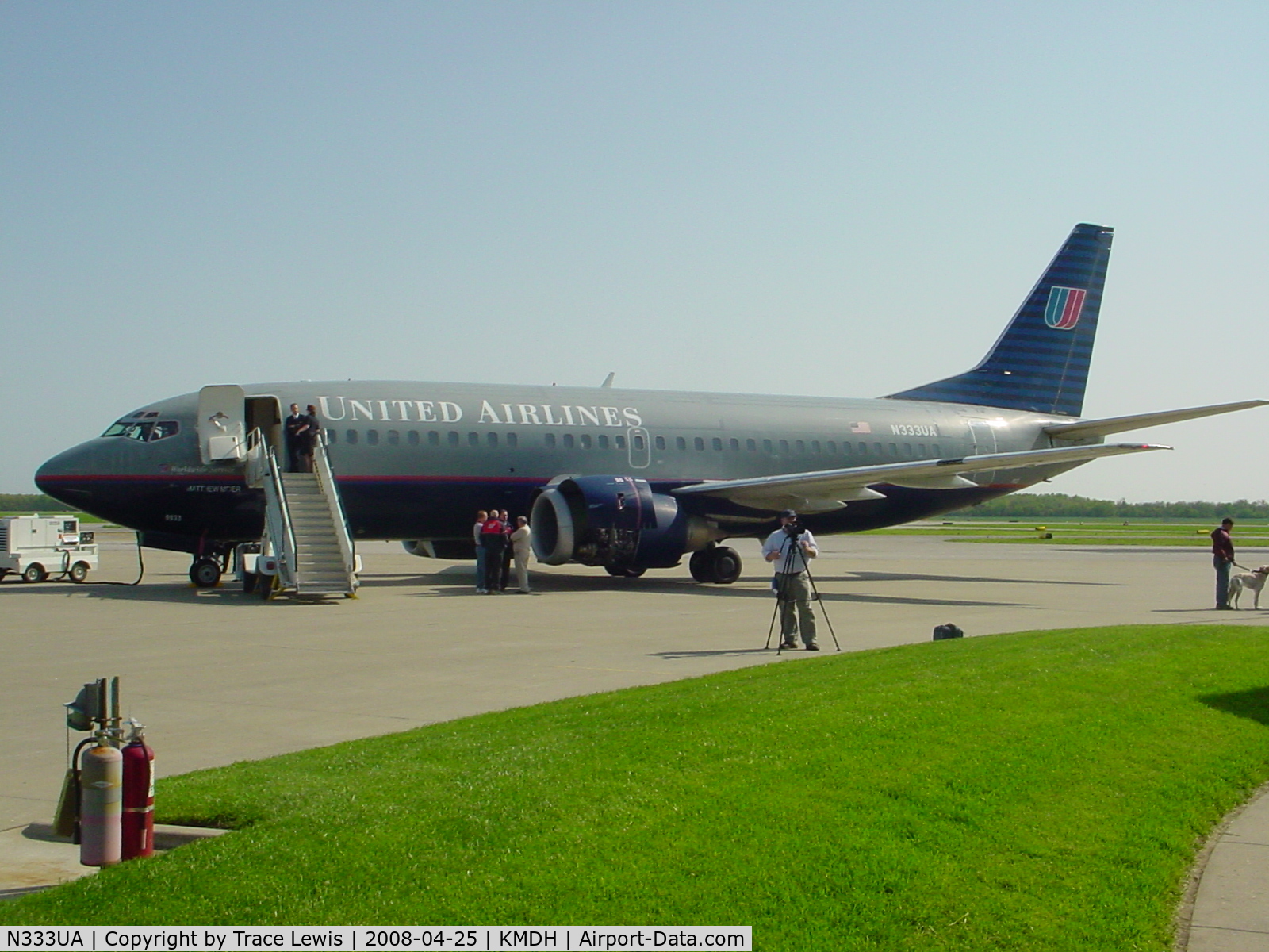 N333UA, 1988 Boeing 737-322 C/N 24228, Aircraft was donated by UAL to fly 102 prospective students to SIU for a career day
