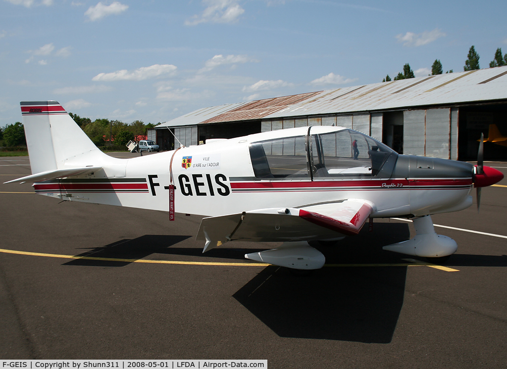 F-GEIS, Robin DR-400-120 Dauphin 2+2 C/N 1705, Waiting a new light flight