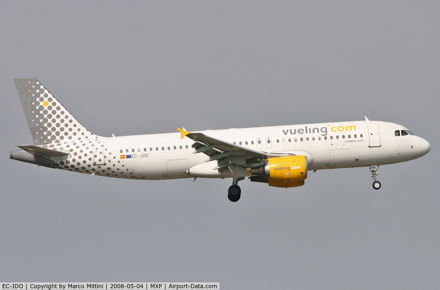 EC-JDO, 2003 Airbus A320-214 C/N 2114, Landing at Milano Malpensa