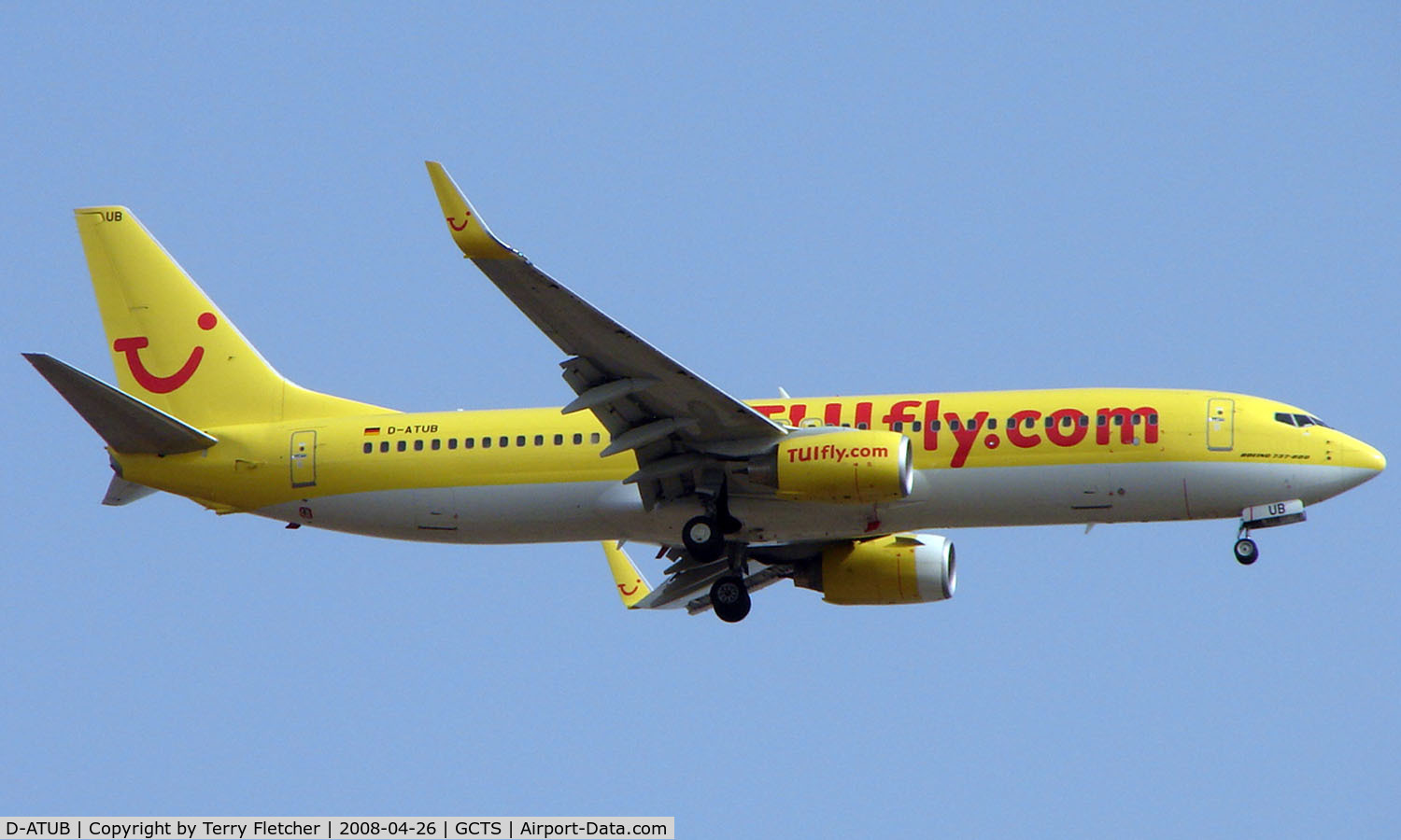 D-ATUB, 2007 Boeing 737-8K5 C/N 34692, TUI B737 on approach to Tenerife South