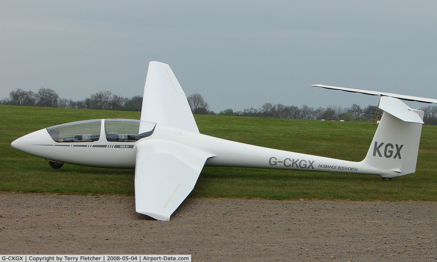 G-CKGX, 2004 Schleicher ASK-21 C/N 21782, Part of the Husband Bosworth Gliding Centre scene