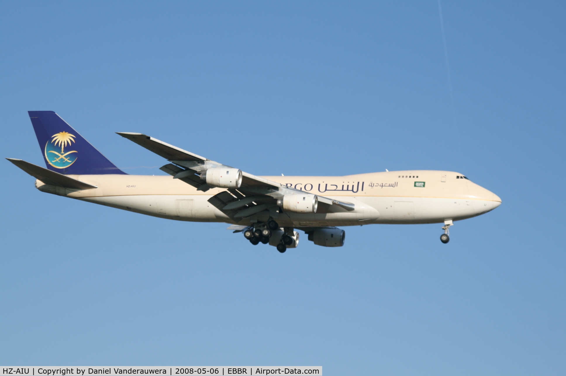 HZ-AIU, 1988 Boeing 747-268F C/N 24359/724, arrival of flight SV913 to rwy 02