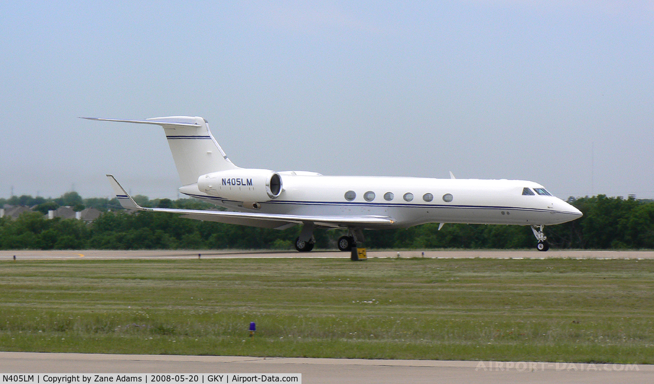 N405LM, 1998 Gulfstream Aerospace G-V C/N 541, At Arlington Municipal
