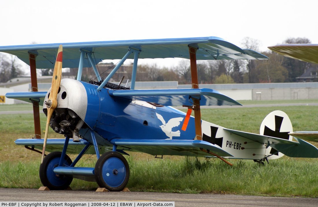 PH-EBF, Fokker Dr.1 Triplane Replica C/N 155-17, Stampe-Vertongen Museum.Outdoor for an engine run.Replica Fokker DR.1