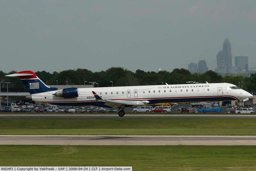 N924FJ, 2004 Bombardier CRJ-900ER (CL-600-2D24) C/N 15024, Mesa Airlines Regionaljet 900 in US Airways colors
