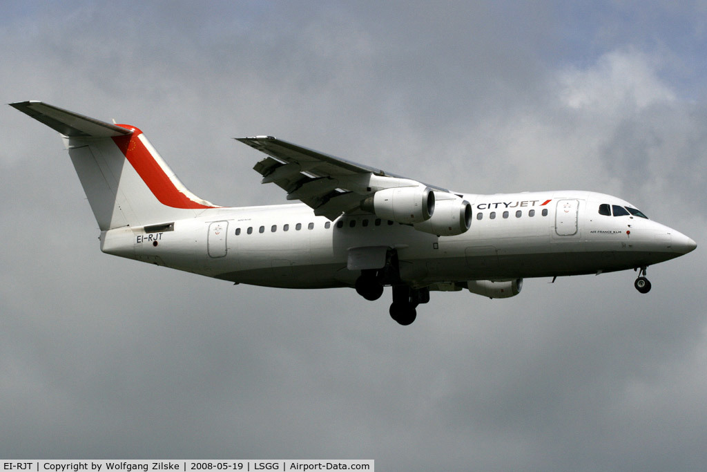 EI-RJT, 2000 British Aerospace Avro 146-RJ85A C/N E2366, visitor