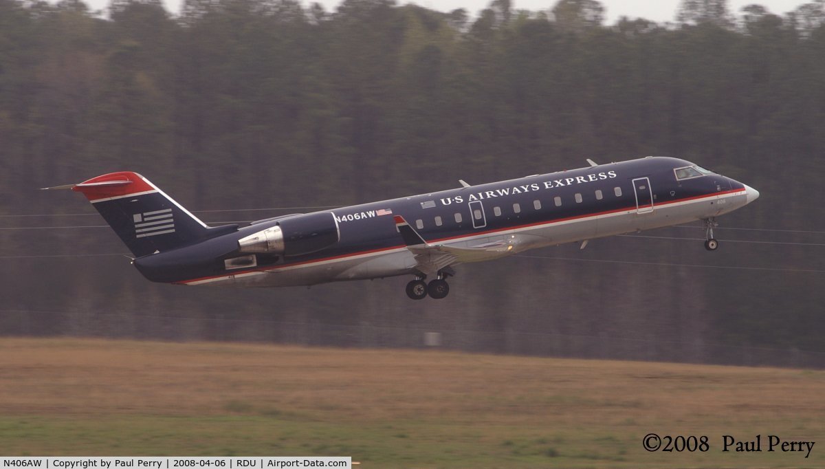 N406AW, 2000 Bombardier CRJ-200LR (CL-600-2B19) C/N 7402, Taking to the air