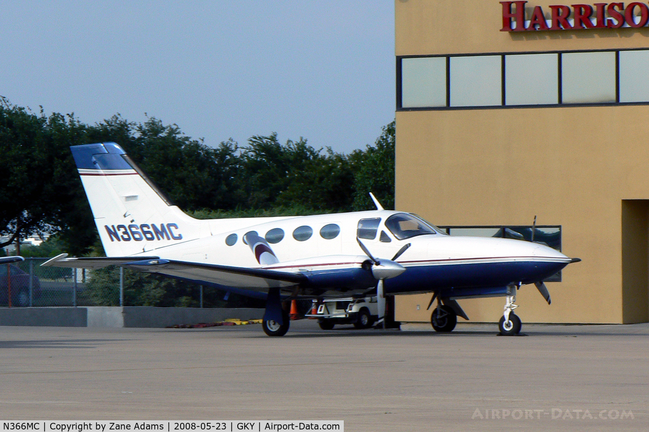 N366MC, Cessna 414A Chancellor C/N 414A1005, At Arlington Municipal