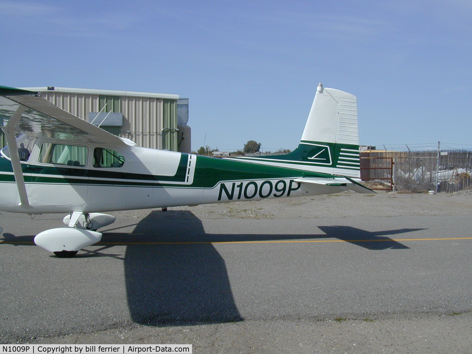 N1009P, 1958 Cessna 182A Skylane C/N 34994, side view