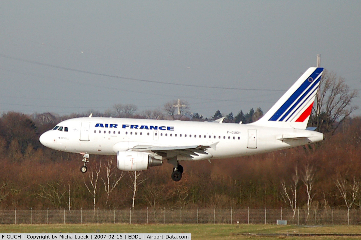 F-GUGH, 2004 Airbus A318-111 C/N 2344, On short finals at DUS