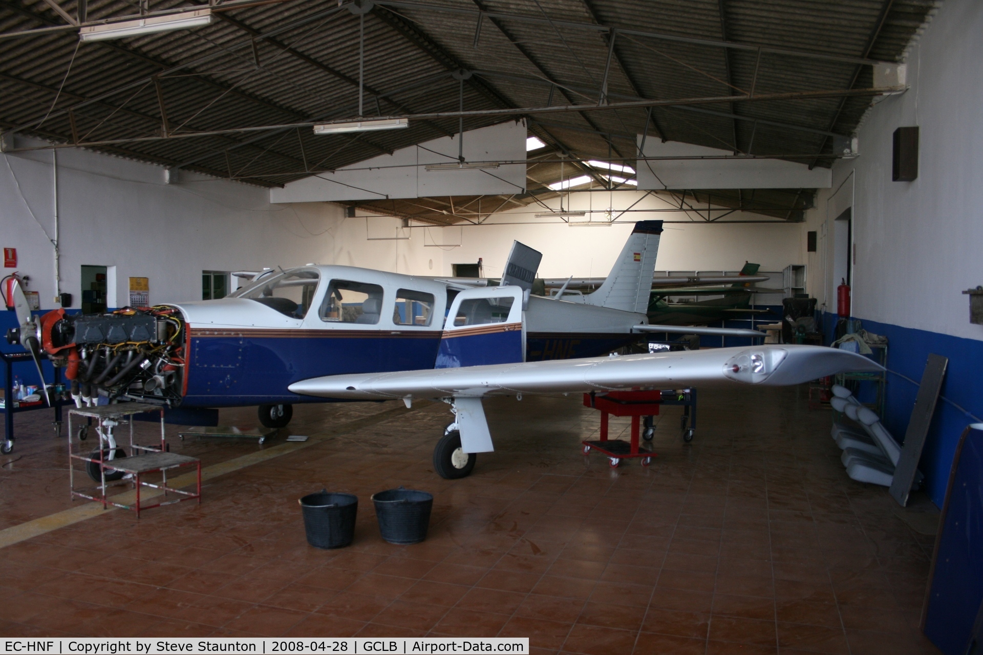 EC-HNF, Piper PA-32R-300 Cherokee Lance Cherokee Lance C/N 32R-7680047, Taken at El Berriel, Gran Canaria.