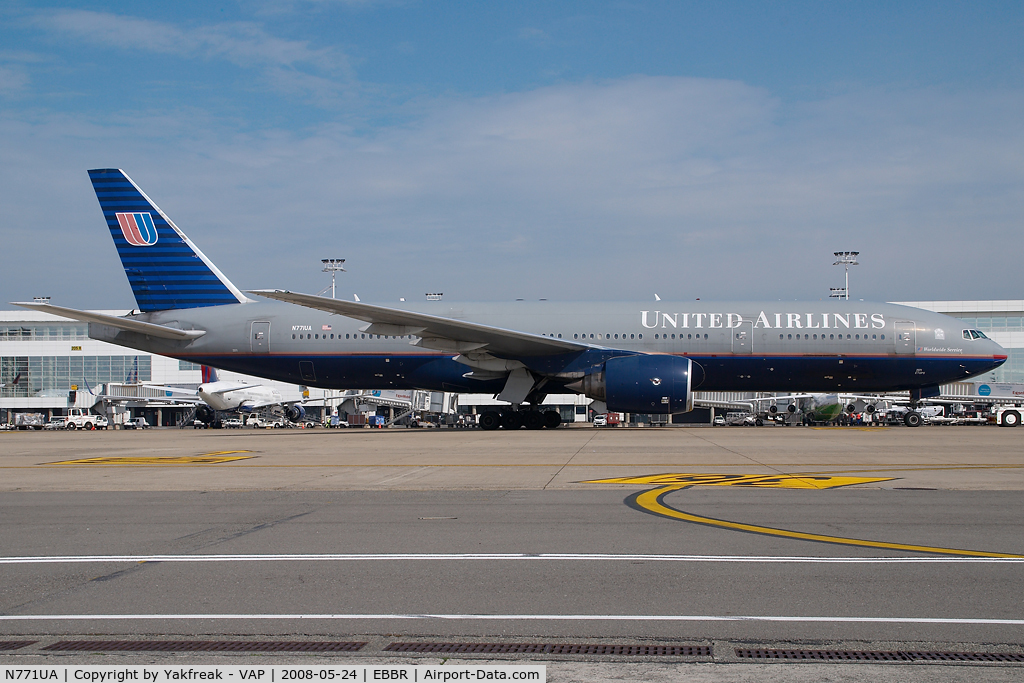 N771UA, 1995 Boeing 777-222 C/N 26932, United Airlines Boeing 777-200