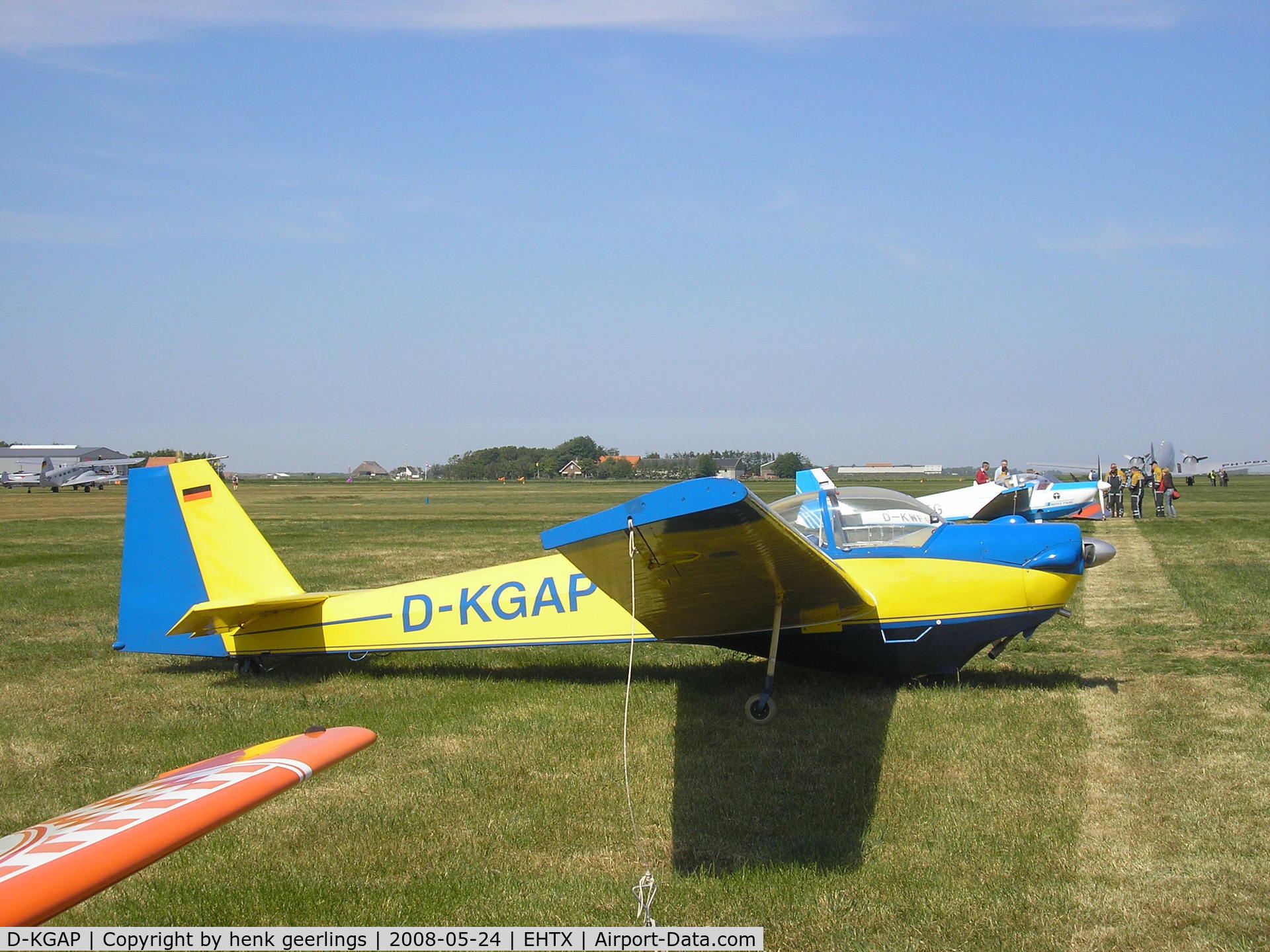 D-KGAP, Scheibe SF-25C Falke C/N 44326, Texel Taildragger & Old Timer Fly-In