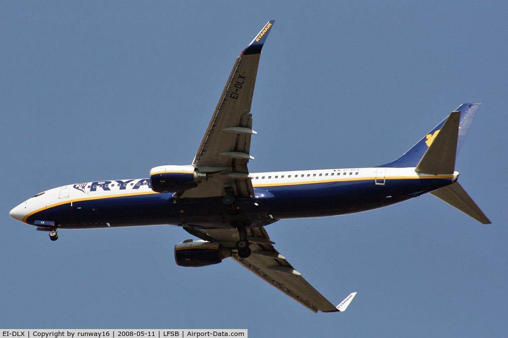 EI-DLX, 2006 Boeing 737-8AS C/N 33600, landing on rwy 34