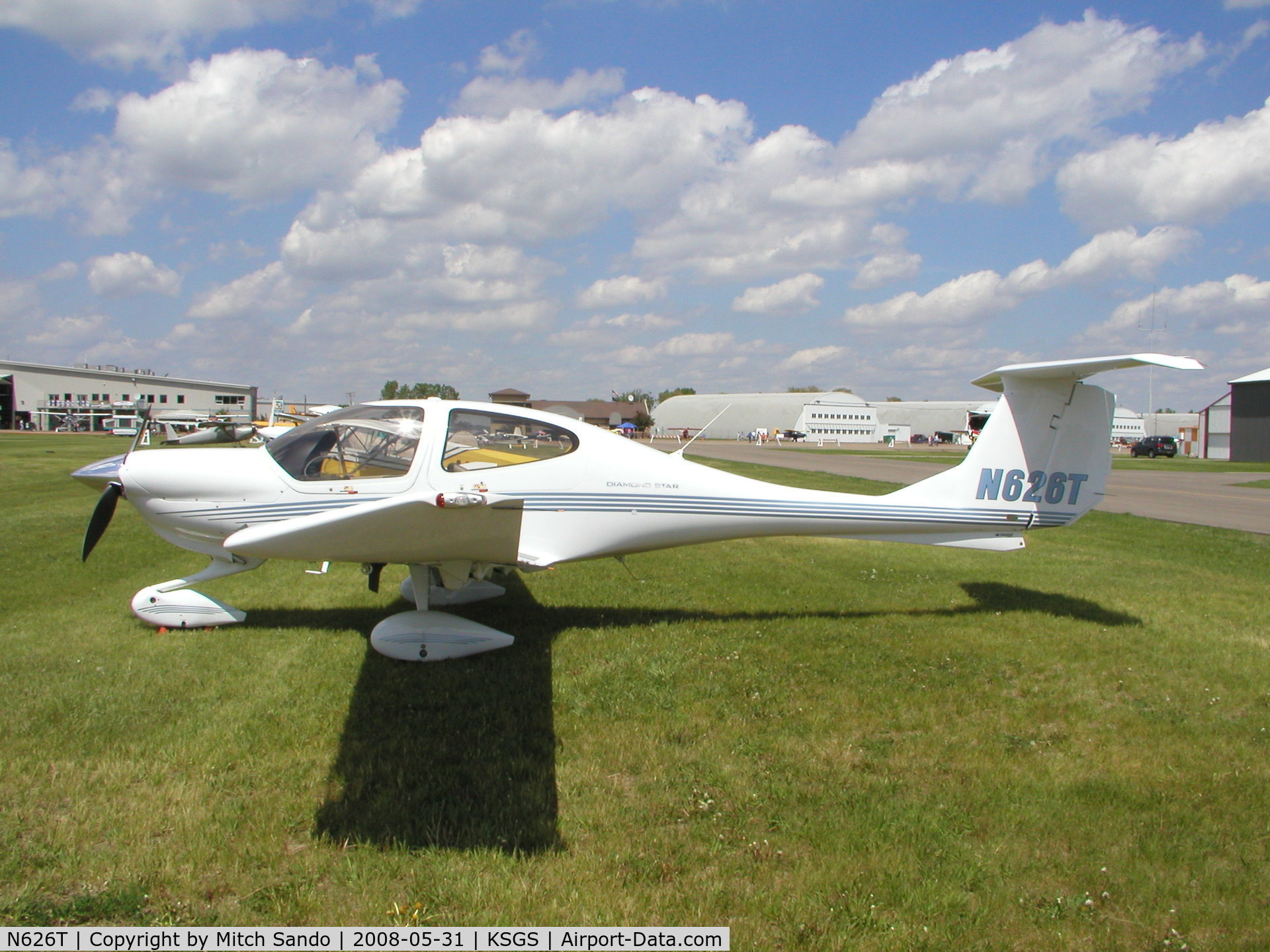 N626T, 2005 Diamond DA-40 Diamond Star C/N 40.544, Fleming Field Fly-In 2008.