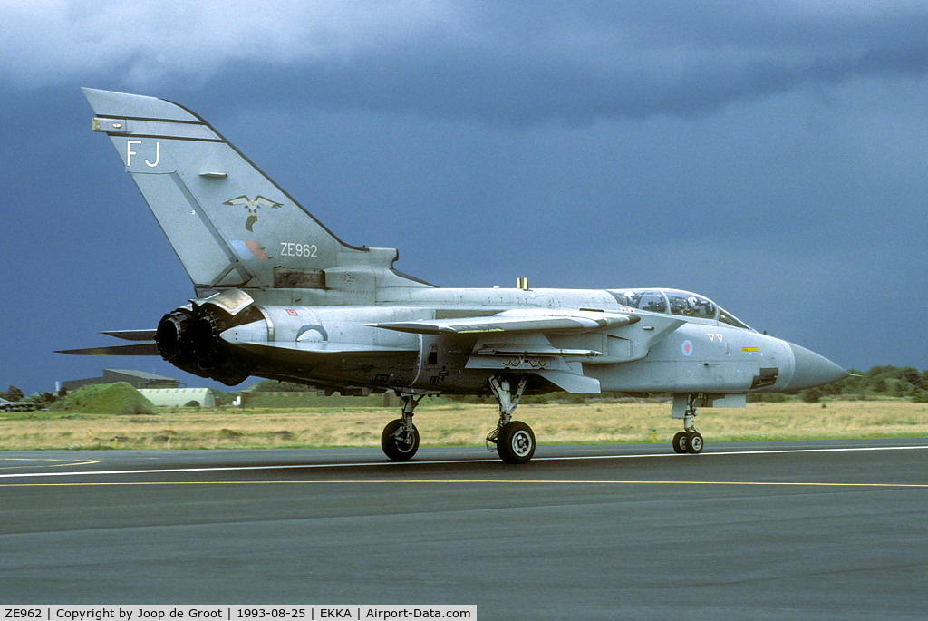 ZE962, 1989 Panavia Tornado F.3 C/N 3372, Against an upcoming thunderstorm the Tornado could be photographed. We had to take shelter shortly afterwards.