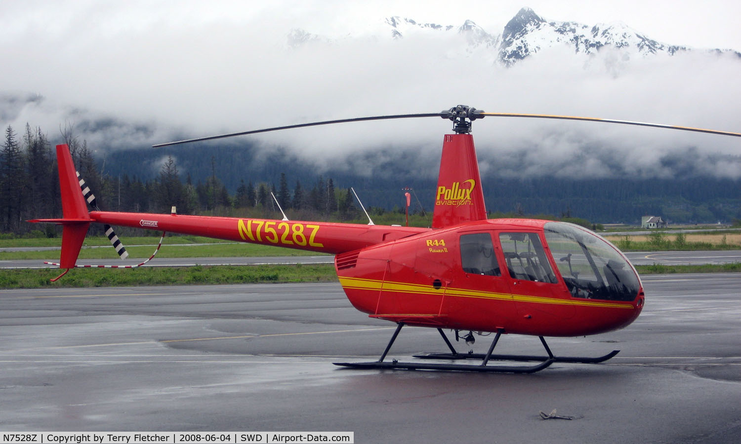 N7528Z, 2004 Robinson R44 II C/N 10384, Robinson R44 of Pollux Aviation at Seward , Alaska