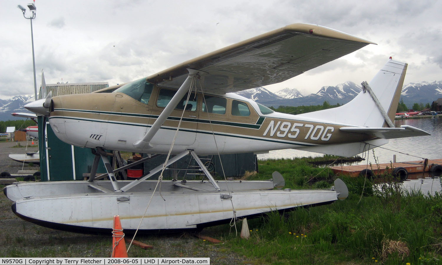 N9570G, 1972 Cessna U206F Stationair C/N U20601770, Cessna U206F on floats at Lake Hood