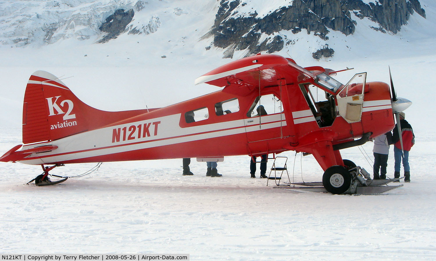 N121KT, 1958 De Havilland Canada DHC-2 Beaver Mk.1 (L20A) C/N 1407, 1958 DHC2 Beaver of K2 Aviation on a Glacier near Mt.McKinley