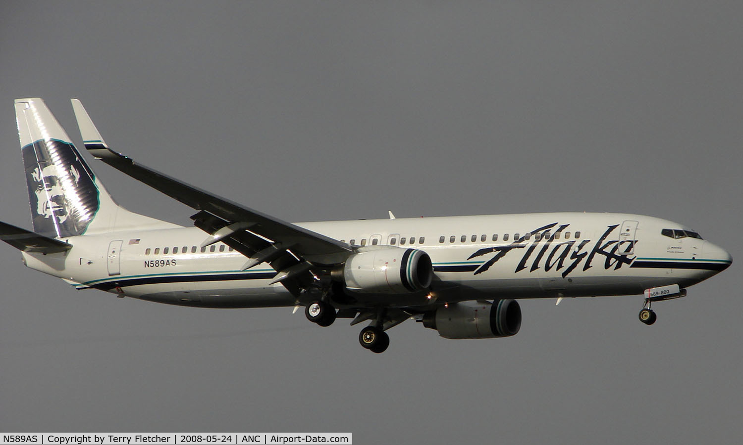 N589AS, 2007 Boeing 737-890 C/N 35686, Alska Airlines B737 on approach to Anchorage Int