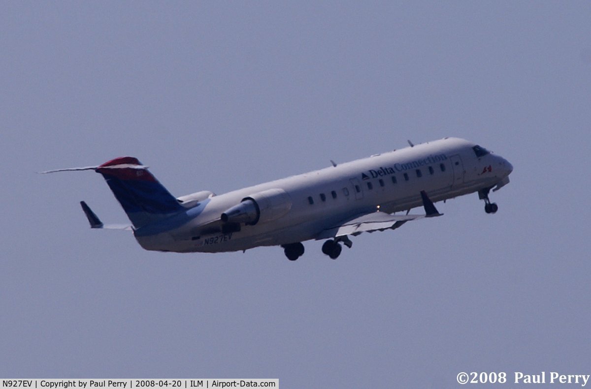 N927EV, 2003 Bombardier CRJ-200ER (CL-600-2B19 C/N 7844, Delta getting up to business