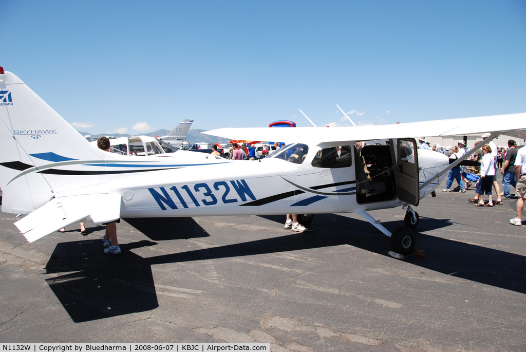 N1132W, 2006 Cessna 172S C/N 172S10125, Parked at Open House.