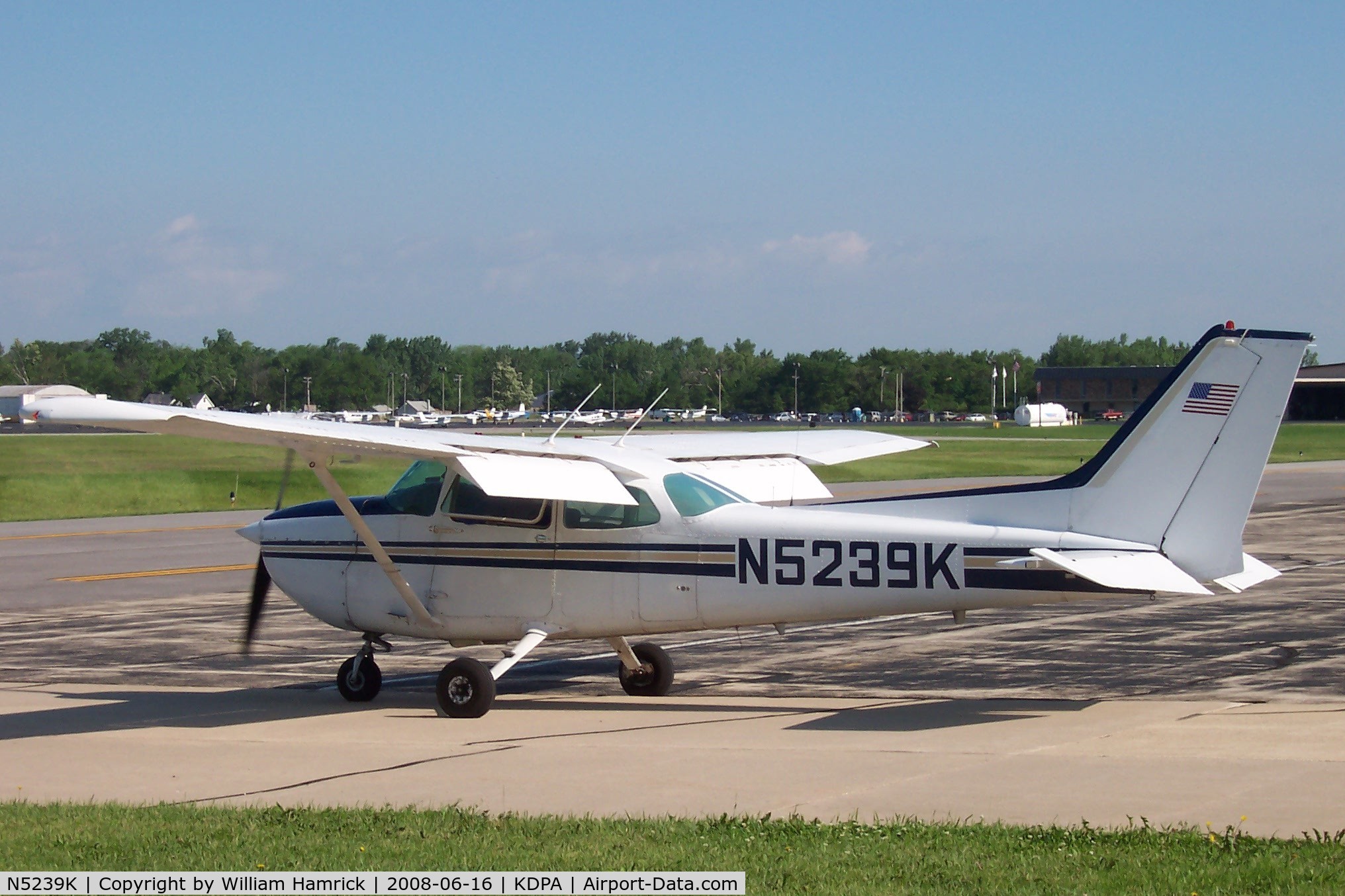 N5239K, 1980 Cessna 172P C/N 17274027, Waiting to Taxi at DuPage