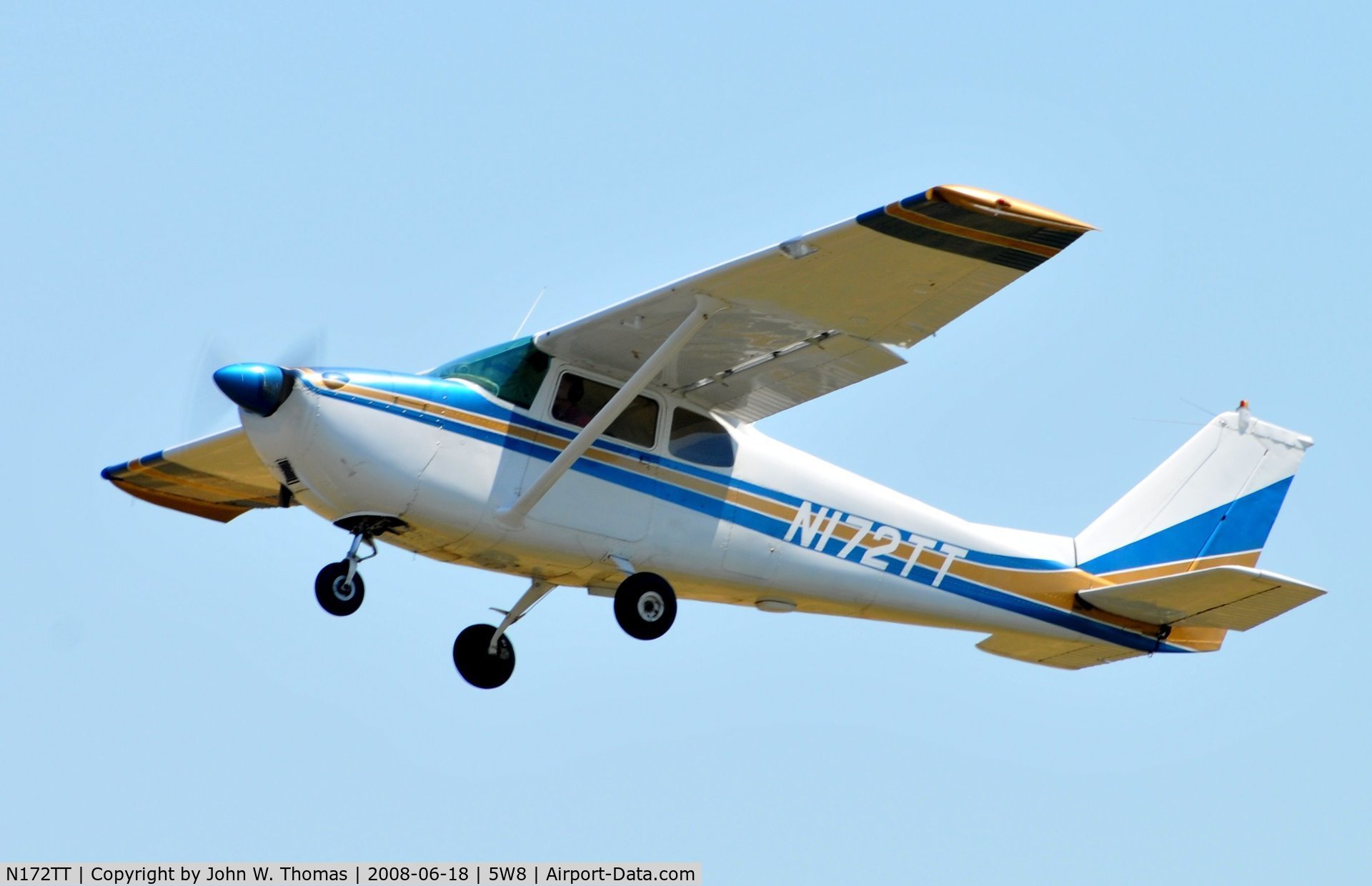 N172TT, 1961 Cessna 172B C/N 17248370, Departing runway 4