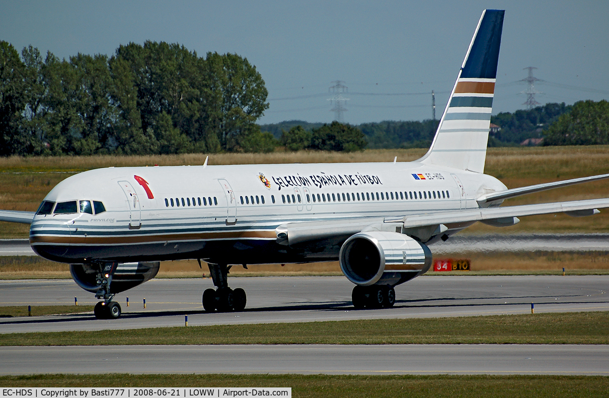 EC-HDS, 1999 Boeing 757-256 C/N 26252, Comes from innsbruck with the soccer team of spain during the euro 2008.
