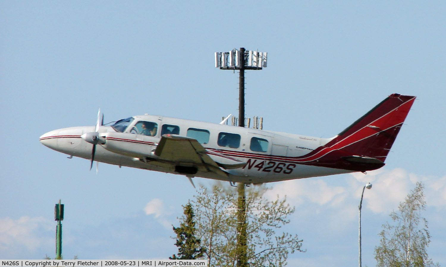 N426S, 1981 Piper PA-31-350 Chieftain C/N 31-8152190, Piper Pa-31-350 takes off from Merrill Field