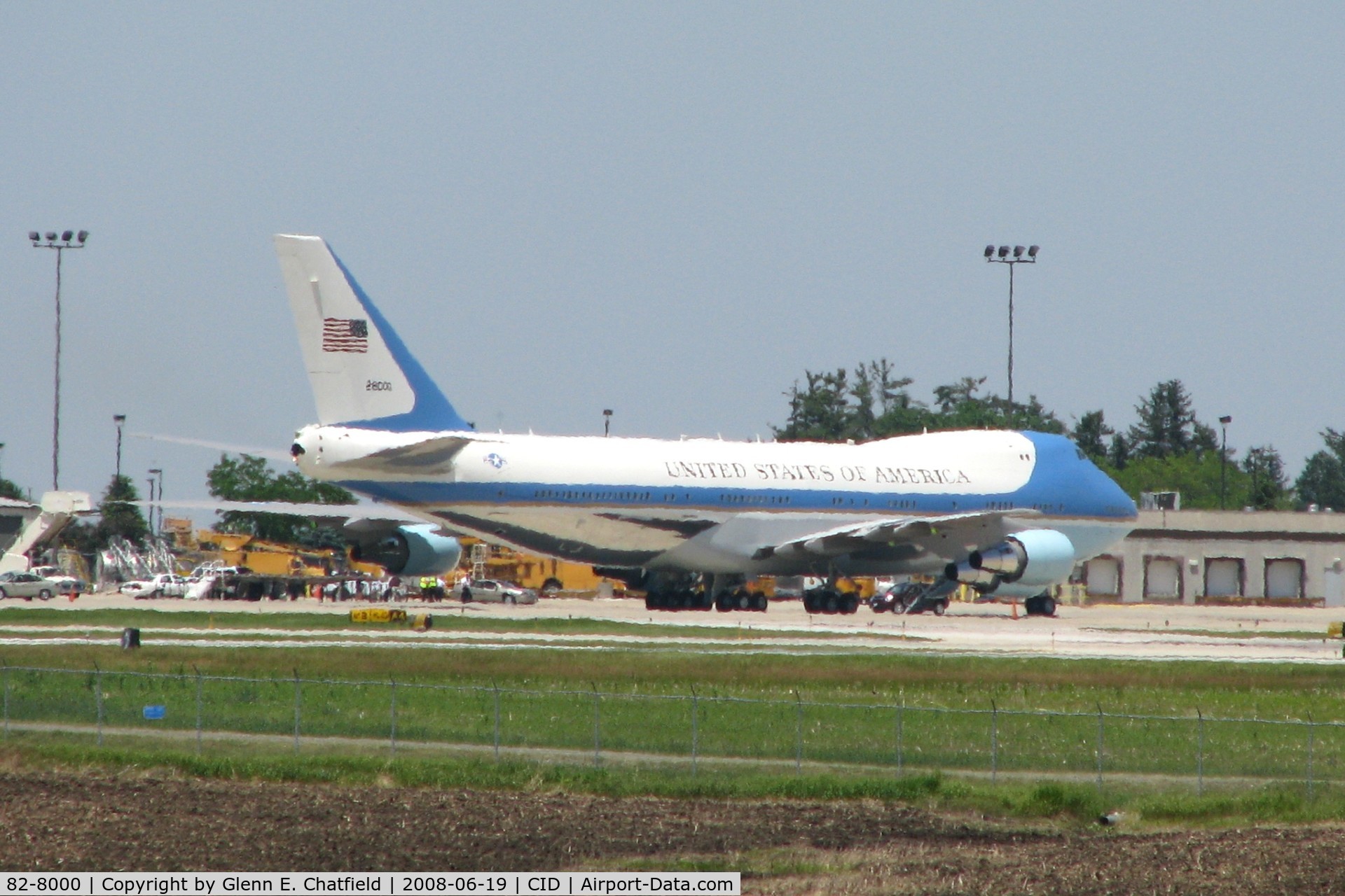 82-8000, 1987 Boeing VC-25A (747-2G4B) C/N 23824, Presidental visit for flood survey.  Seen from about a mile south