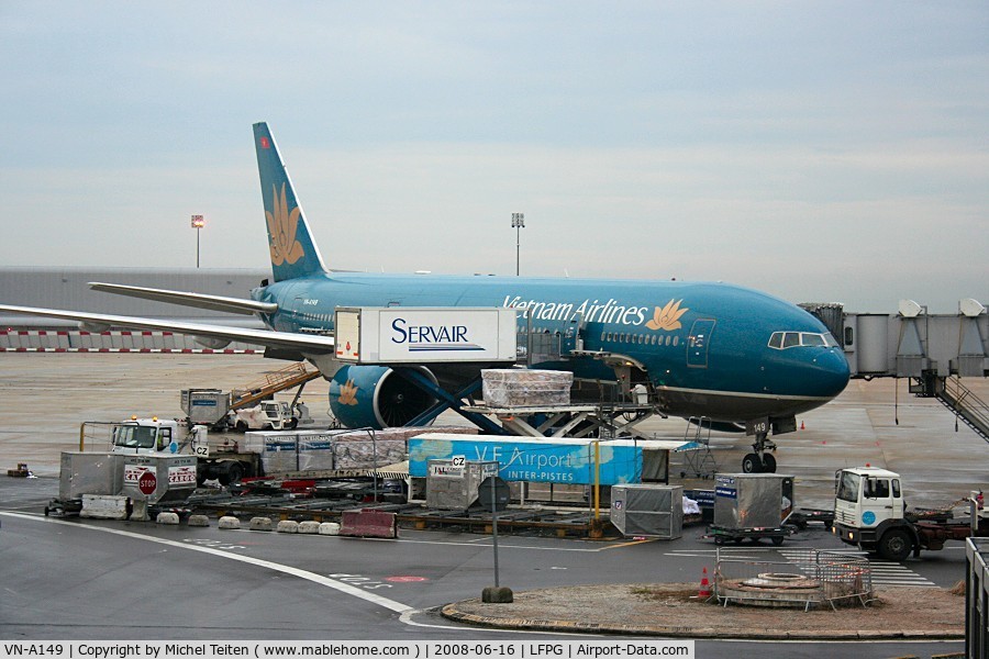 VN-A149, 2005 Boeing 777-2Q8/ER C/N 32716, Vietnam Airlines prepared for its flight back to Hanoi