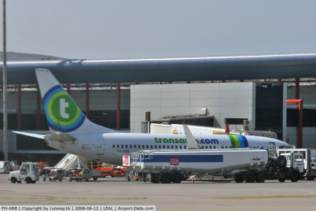 PH-XRB, 2003 Boeing 737-7K2 C/N 28256, transavia holland at gate