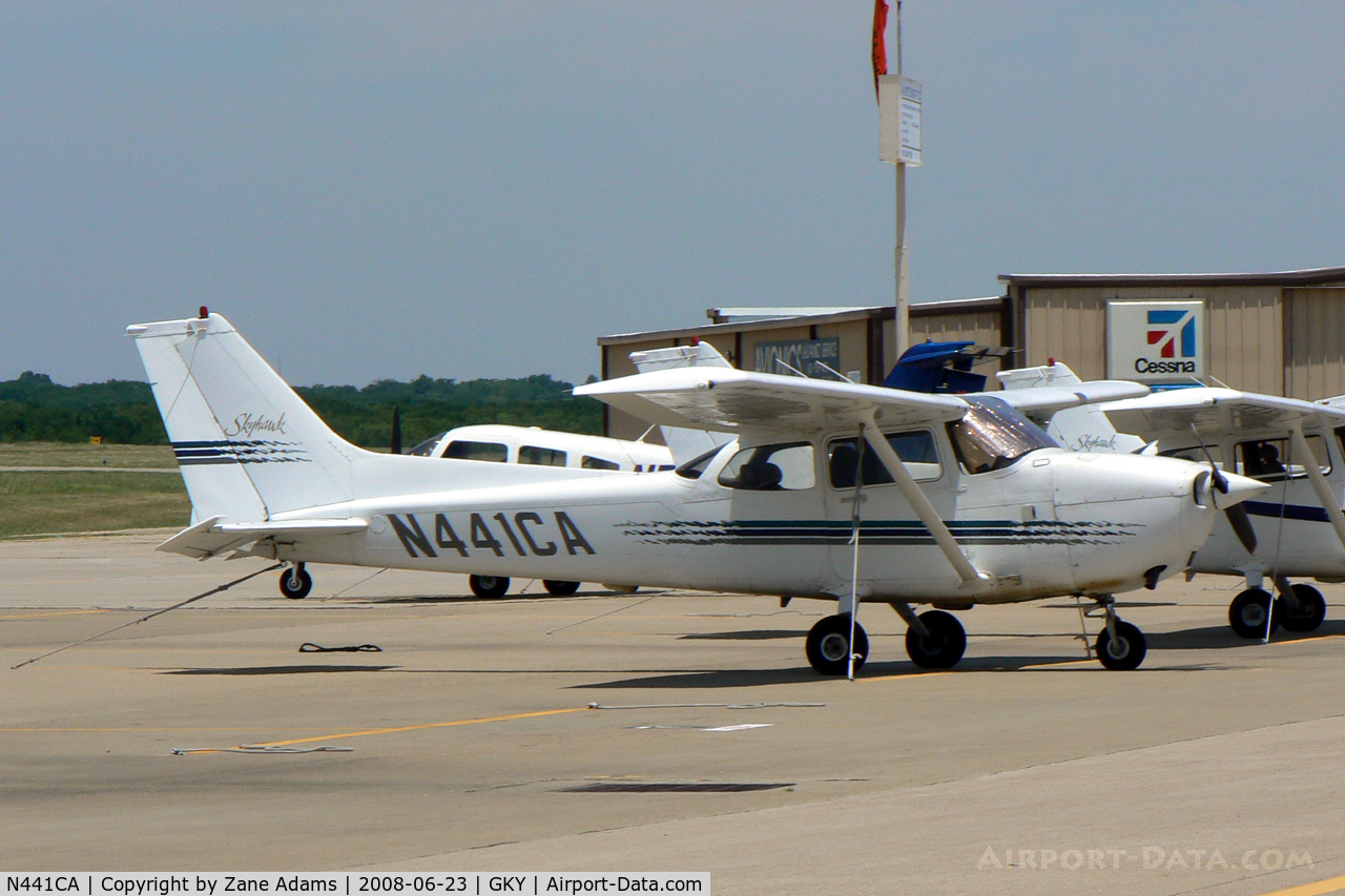 N441CA, 1998 Cessna 172R C/N 17280441, At Arlington Municipal