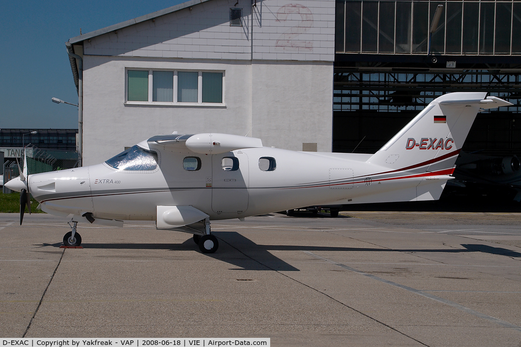 D-EXAC, 2001 Extra EA-400 C/N 18, Extra 400