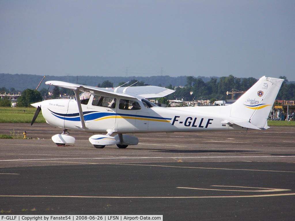 F-GLLF, Cessna 172S C/N 172S8092, Park at Nancy this morning