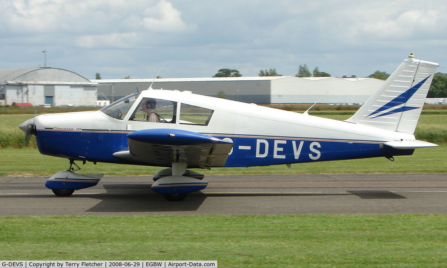 G-DEVS, 1962 Piper PA-28-180 Cherokee C/N 28-830, Piper Pa-28-180 on a sunny Sunday afternoon at Wellesbourne