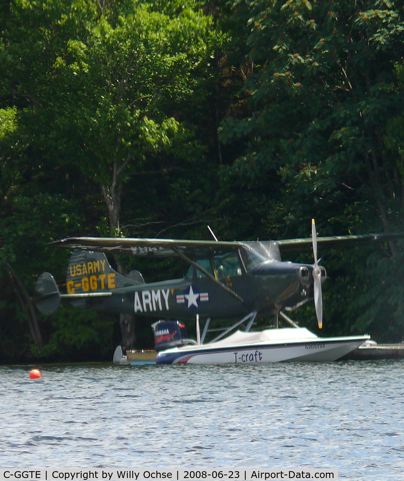 C-GGTE, Cessna 305A C/N 21327, June 2008 on a lake in Quebec
