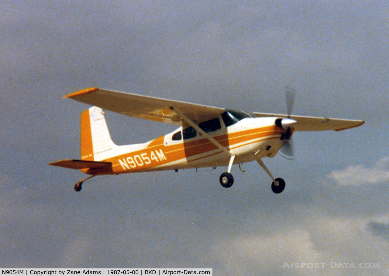 N9054M, 1970 Cessna 180H Skywagon C/N 18052154, At Breckenridge