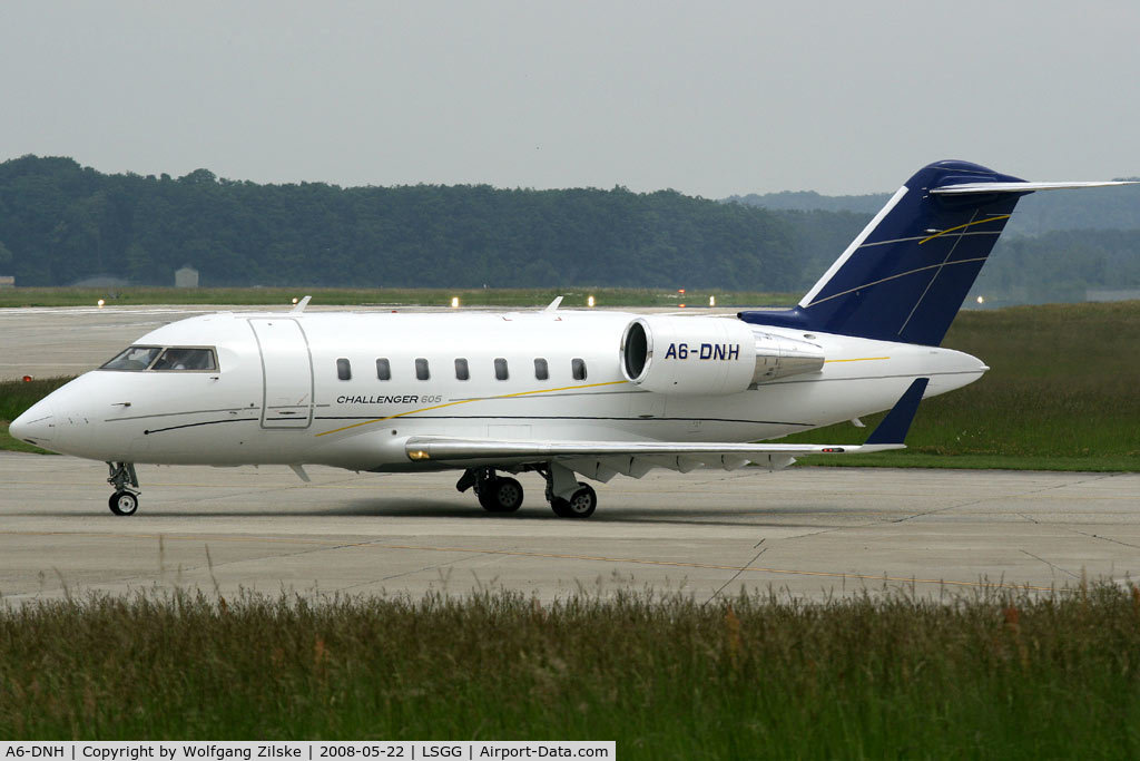 A6-DNH, 2007 Bombardier Challenger 605 (CL-600-2B16) C/N 5702, visitor