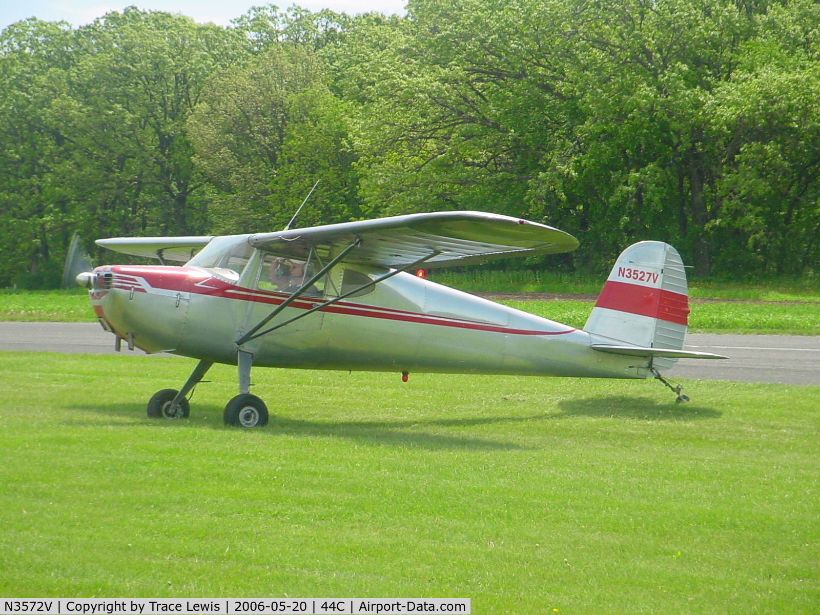 N3572V, 1948 Cessna 140 C/N 14955, at beloit