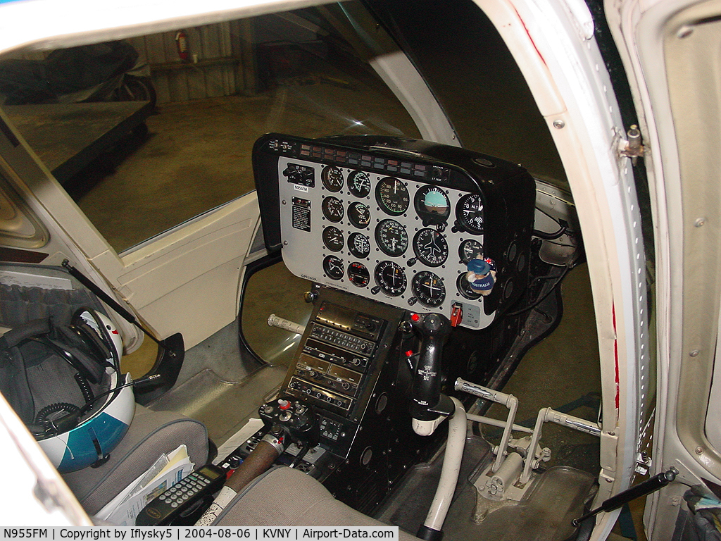 N955FM, 1979 Bell 206B JetRanger C/N 2639, N955FM KLOS Bell 206 BIII cockpit
