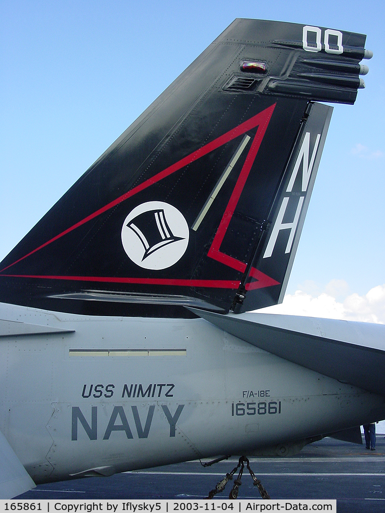 165861, Boeing F/A-18E Super Hornet C/N E037, USN FA-18E CAG bird tail