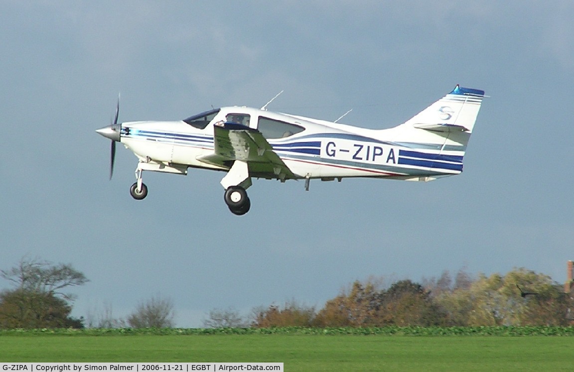 G-ZIPA, 1979 Rockwell Commander 114A C/N 14505, Commander 114 takes off from Turweston
