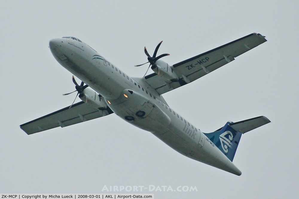 ZK-MCP, 2000 ATR 72-212A C/N 630, Climbing out of Auckland