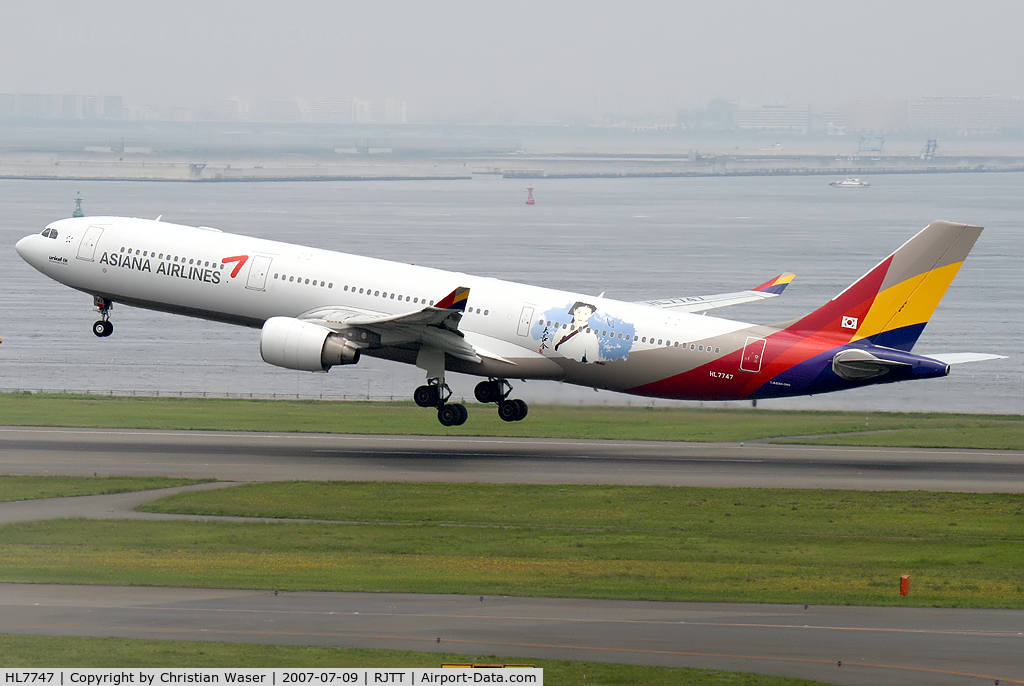 HL7747, Airbus A330-323 C/N 803, Asiana