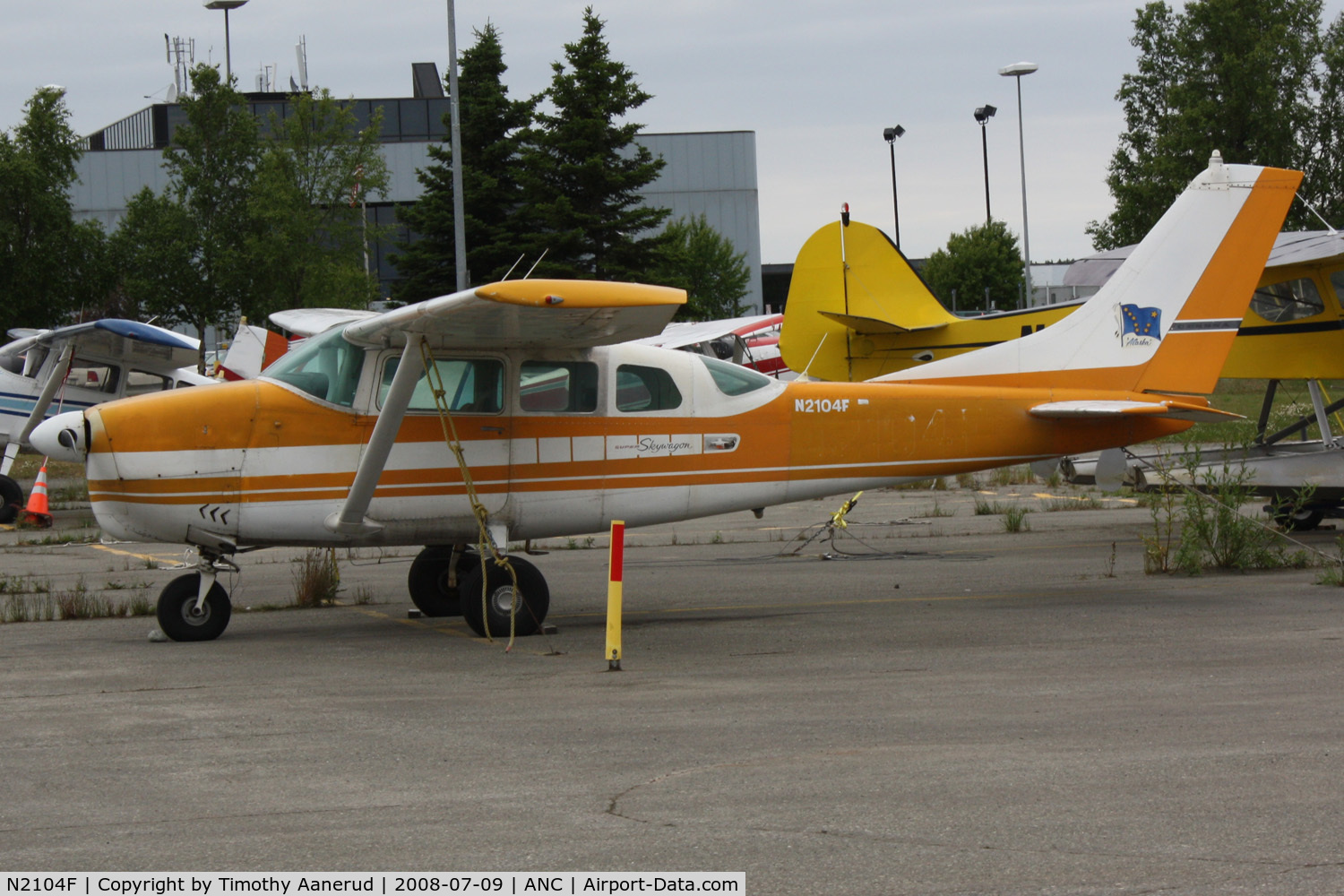 N2104F, 1964 Cessna U206D Super Skywagon C/N U206-0304, General Aviation parking area at Anchorage